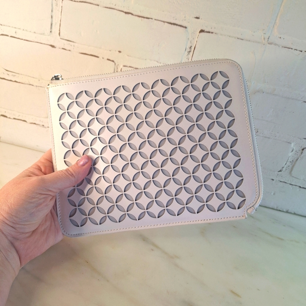 LUGANO DIAMONDS WHITE LEATHER & GRAY SUEDE JEWELRY TRAVEL CASE,  POUCH, CLUTCH